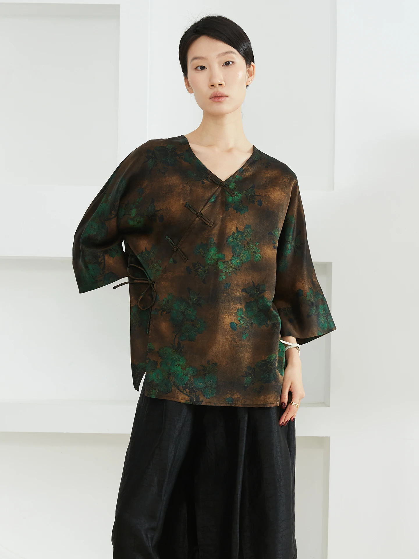 

Silk Georgette oulder Sve Top Chinese Sle Floral Print V-Ne Long Sve Women's Premium Faion Straight Cut Gown