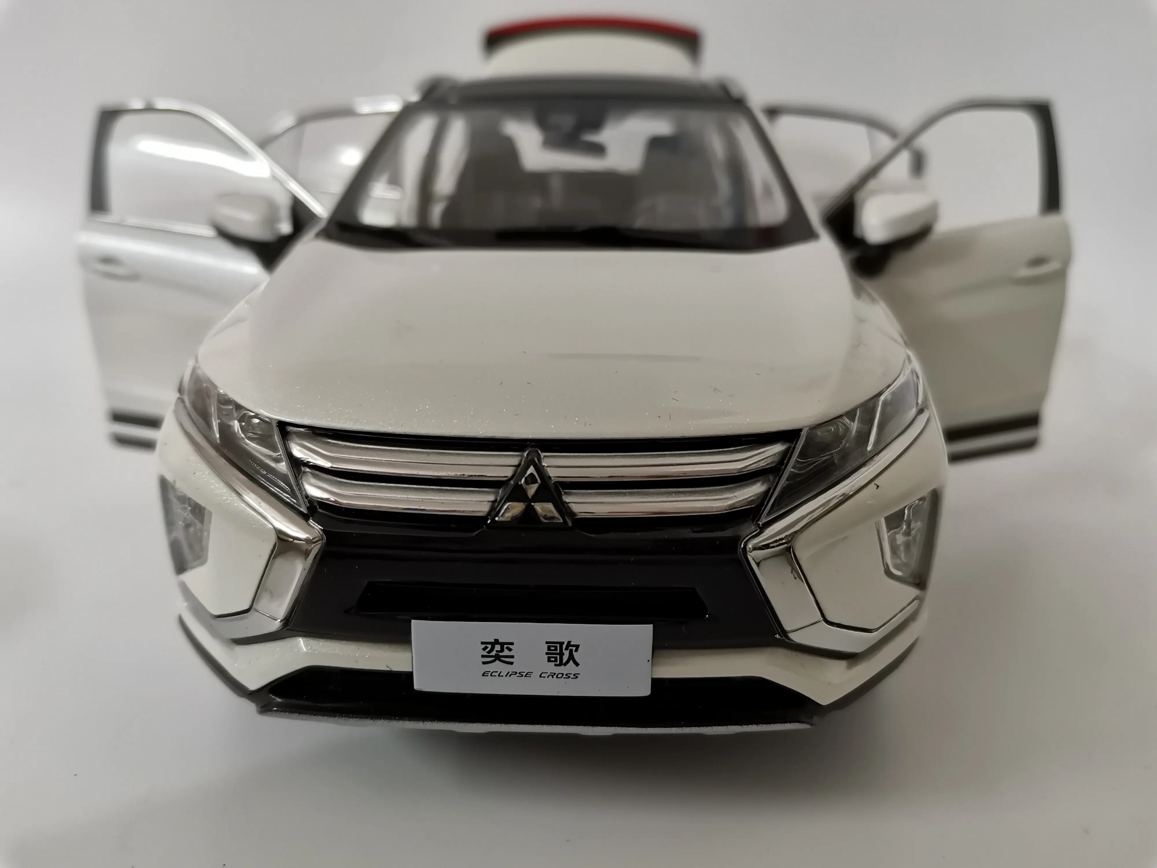 Original guangzhou automóvel mitsubishi yige modelo de carro eclipse cruz 1:18 liga simulação modelo de carro presente em estoque