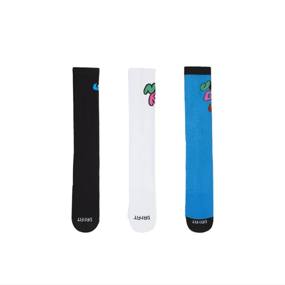 

Nike Men's Socks: A stylish and comfortable 3-pack of soft, non-slip, breathable athletic and casual socks HF0851-901