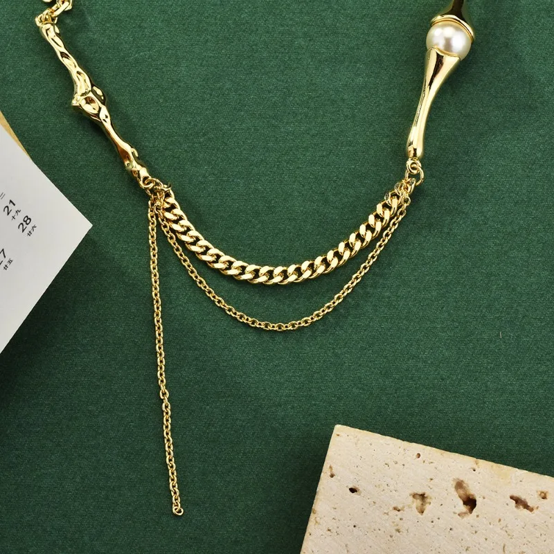 A distinctive star-shaped tassel women's necklace with diverse styles, a unique and lightweight luxury necklace