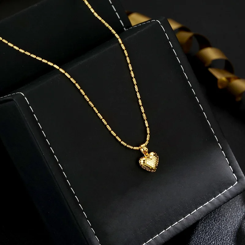 Light luxury niche design shell brass beating surface double-sided love versatile fashion high-end necklace collarbone chain