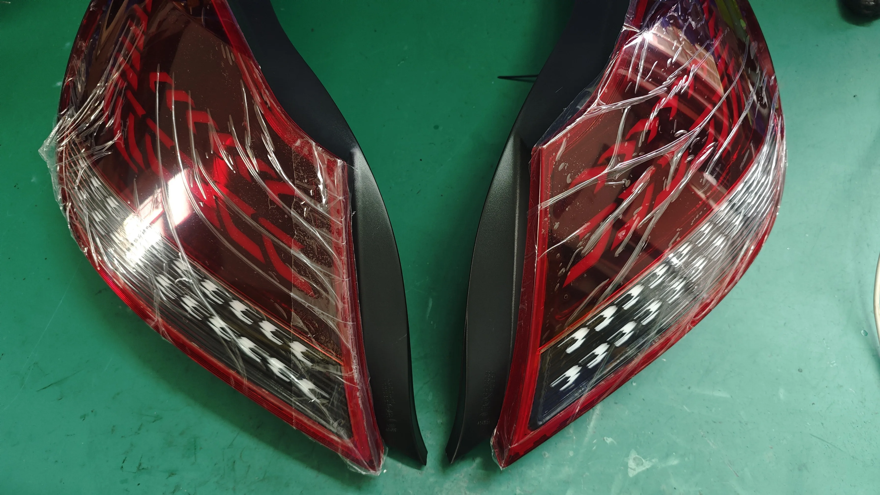 

Автомобильный светодиодный модифицированный задний фонарь в сборе для 09-13 Buick Regal Opel Insignia, тормозной фонарь заднего хода, указатель поворота, 2 шт.