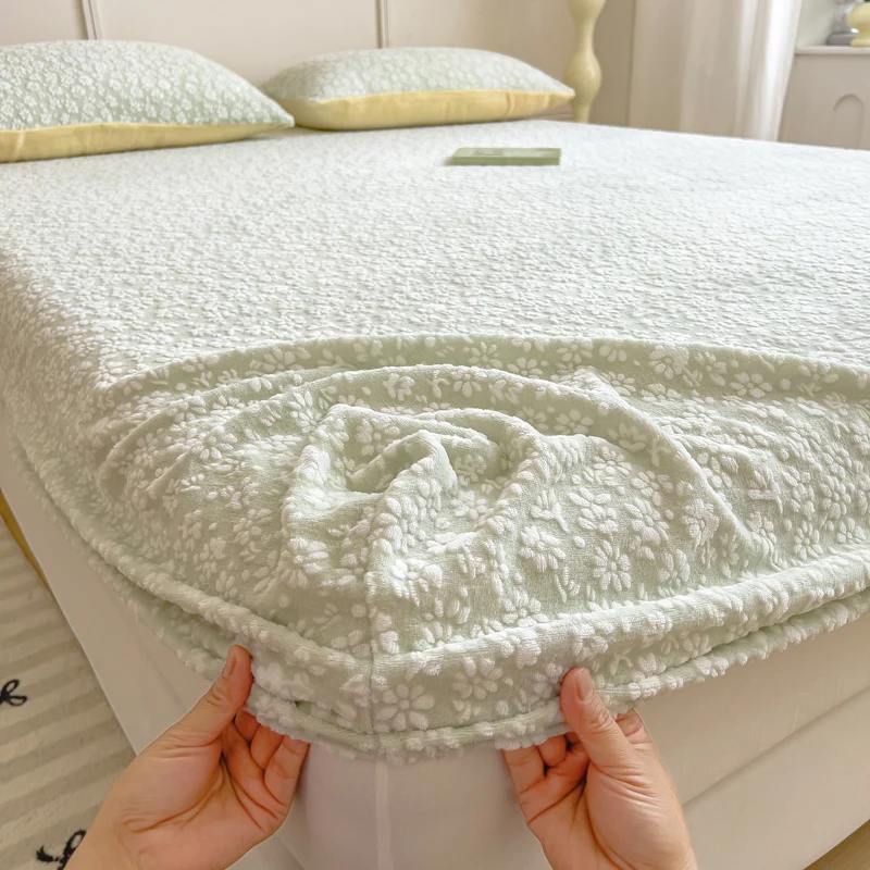 Thicken Floral Jaquard Coral Velvet Fitted Sheet Soft Flannel Warm Plush Mattress Pretector Bed Cover Deep Pocket Bed Sheet Set
