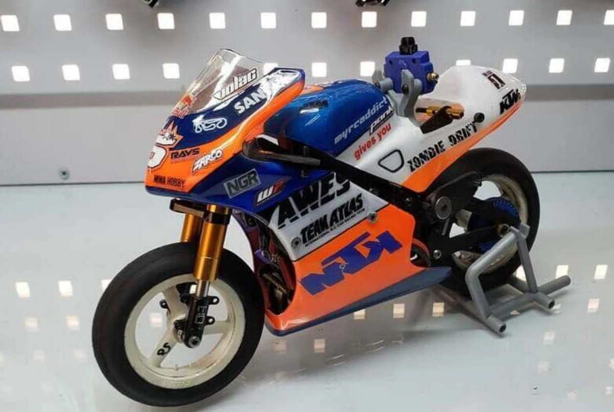 

Корпус радиоуправляемого мотоцикла Kyosho 1:8 Hoda RS125 (прозрачный)