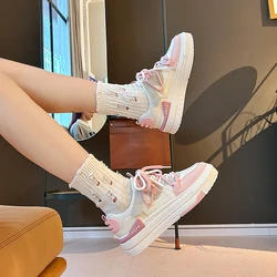 La nuova versione coreana delle scarpe da tavola Casual alla moda scarpe sportive da passeggio all'aperto EVA morbida e confortevole tendenza resistente all'usura