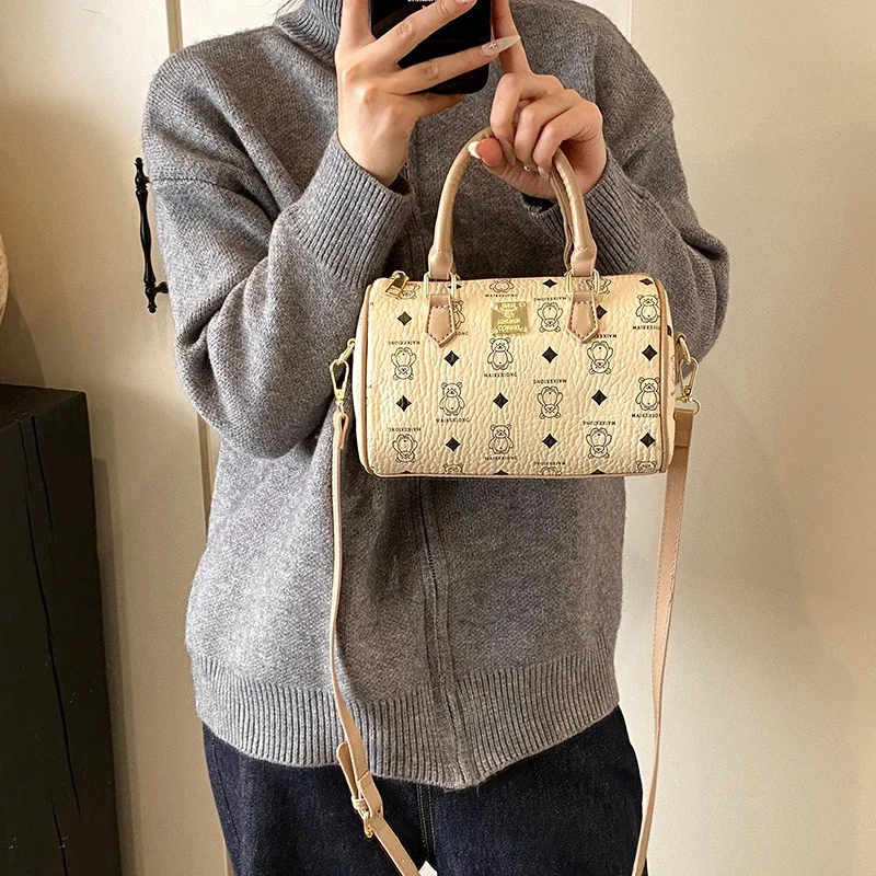 

High-End Leather Commuter Bag - Luxury Crossbody Purse With Superstar Letter Logo & Large Capacity Tote