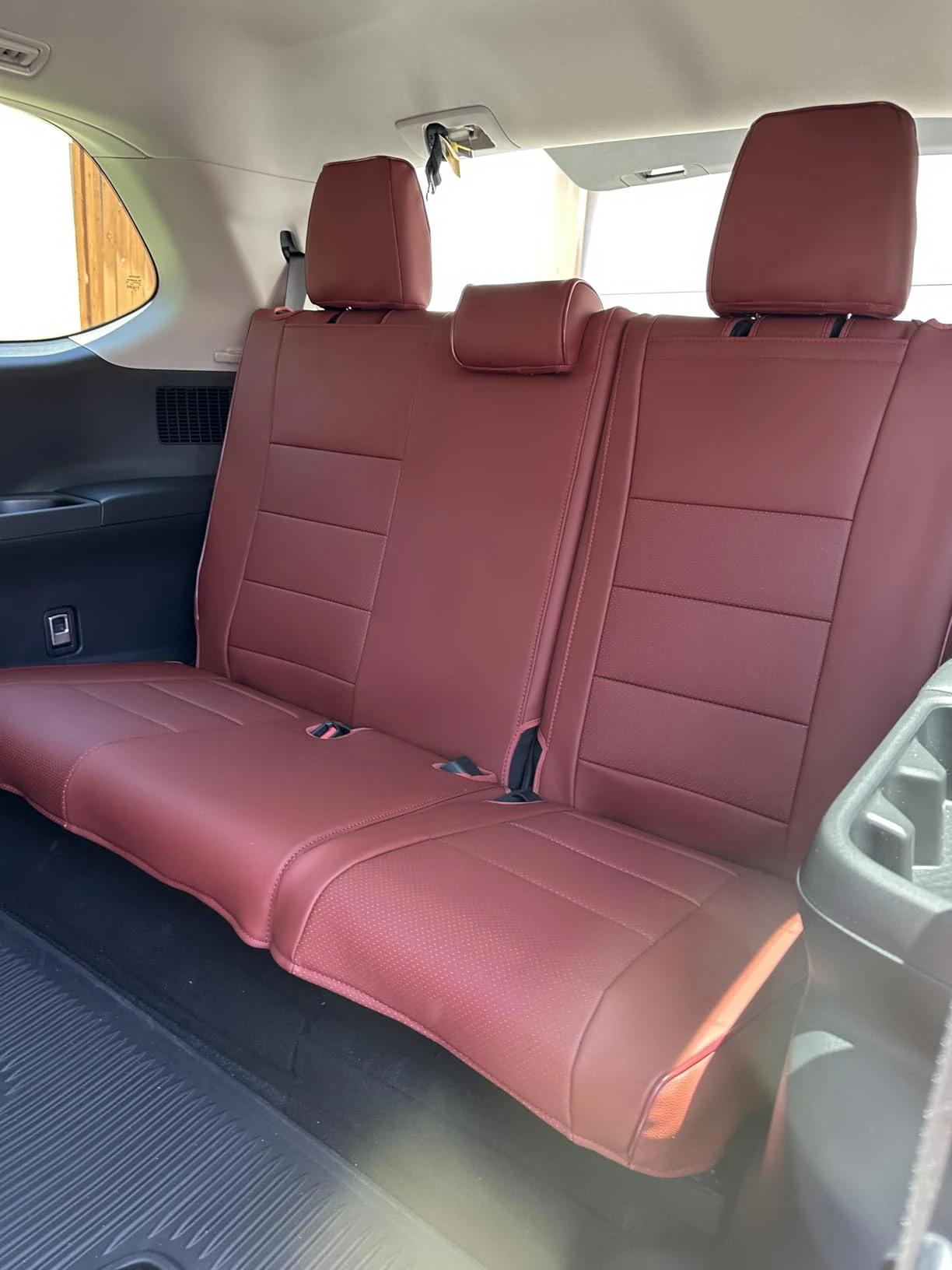 Maßgefertigter Autositzbezug 3 Reihen 7 Sitze 8 Sitze Set Premium Kunstleder für 2014-2024 2025 2026 Toyota Grand Highlander – Detail 10