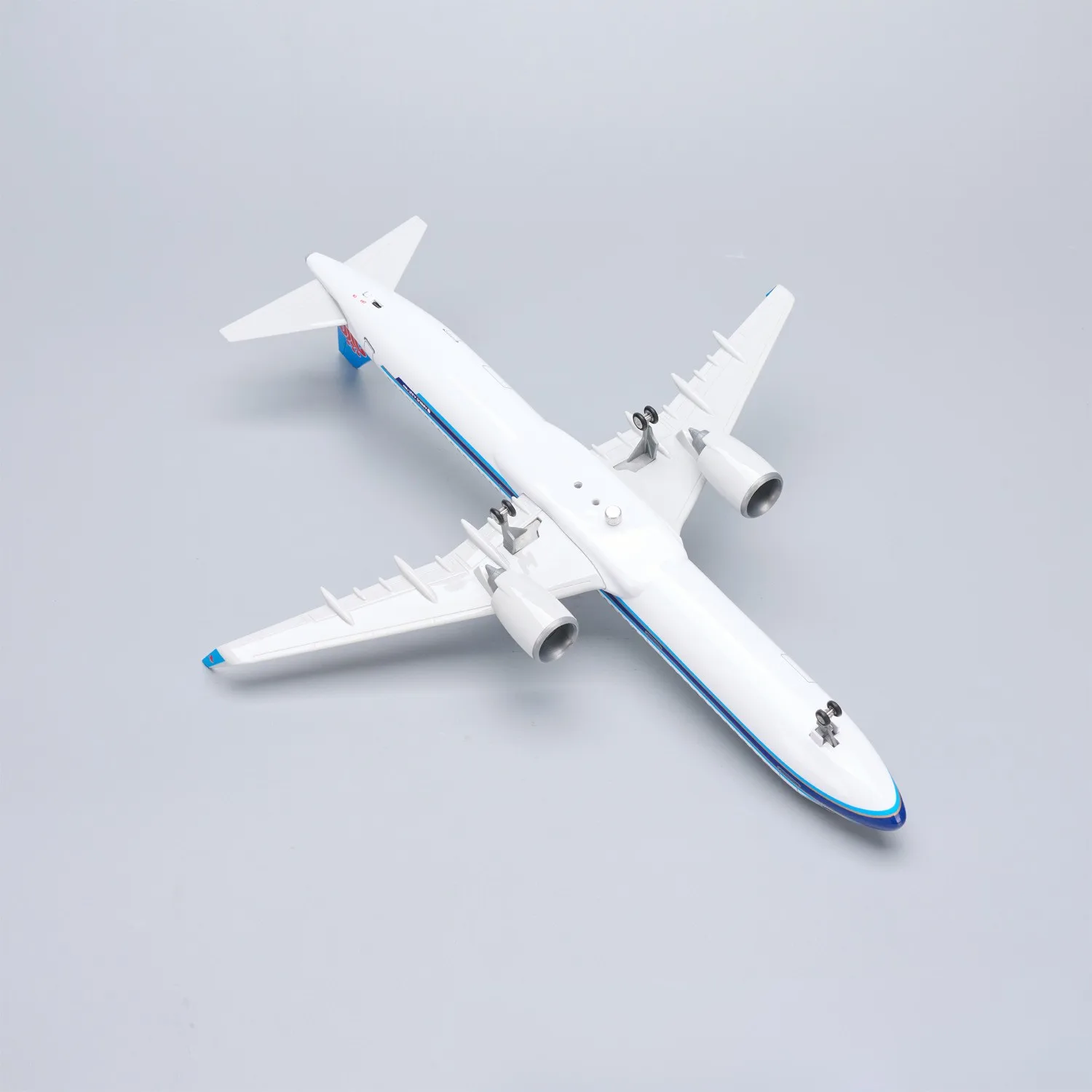 44cm China Southern Airlines A321Neo Plane Model Diecast Aircraft Resin with Landing Gear Wheel Aviation Gift Collection Display