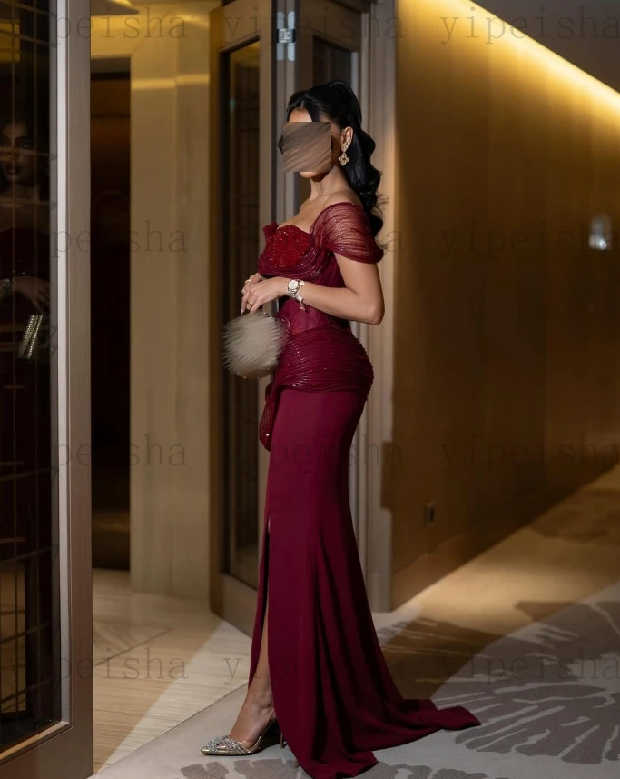 カスタマイズされた恋人フォーマルイブニングドレスプリーツバックレスビーズサイドスリットマーメイドウエディングドレススイープトレインロングパーティードレス