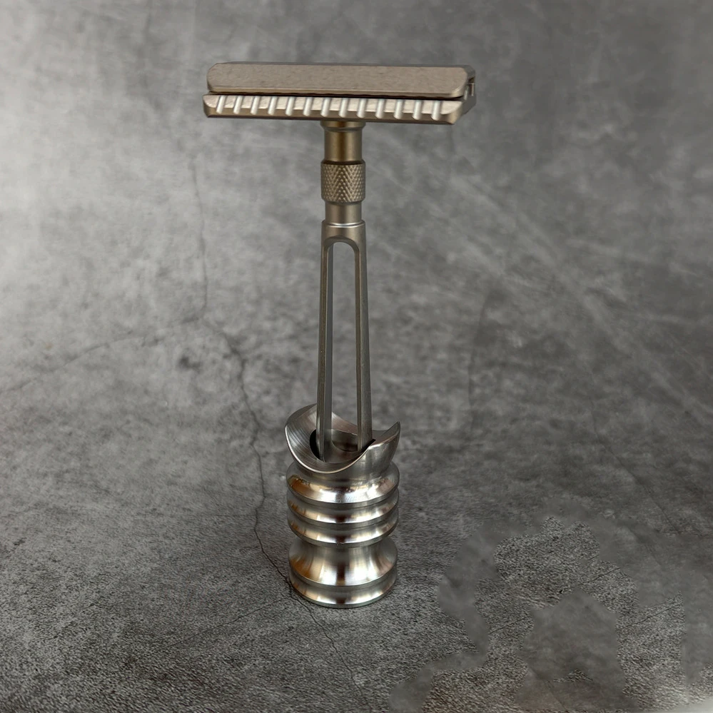Titanium Alloy Shaver with Holder Shaving Razor For Men Shaving Personal Safety Razor Blades Shaver EDC Tools