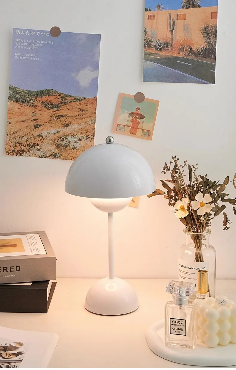 Rechargeable Flower Bud Table Lamp Cream Style Girl's Bedroom Light Luxury Bedside Night Light Decoration Girl Wedding Lamp