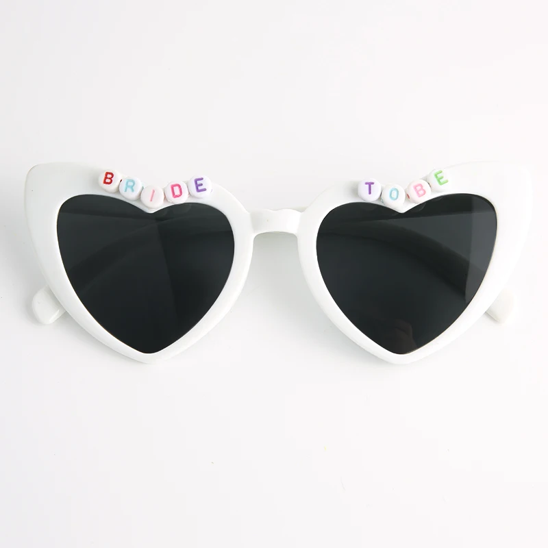 Herzförmige Sonnenbrille für Hochzeit, Braut, Brautjungfer, Geschenk, Junggesellenabschied, Gastgeschenke, Braut-Squad-Brille, 12/24/36/48/60 Stück – Detail 6