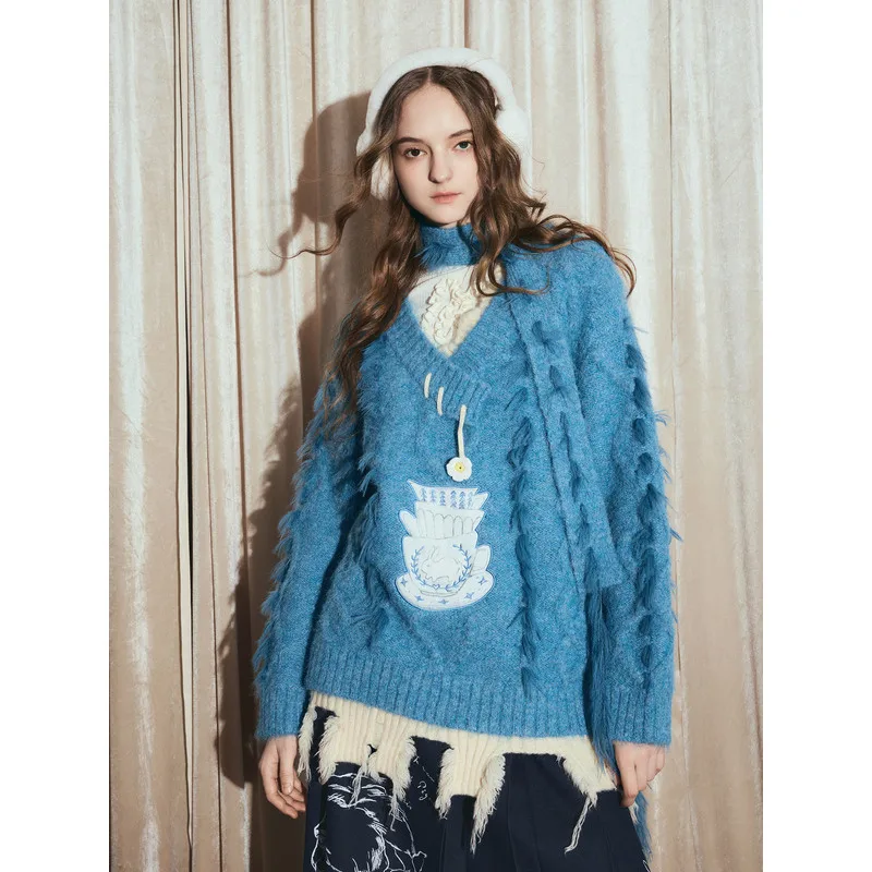 

Wasteland Scarf Sweater for Women - Frayed Hem, Tassel, V-Neck, Loose Fit, Embroidery Patch