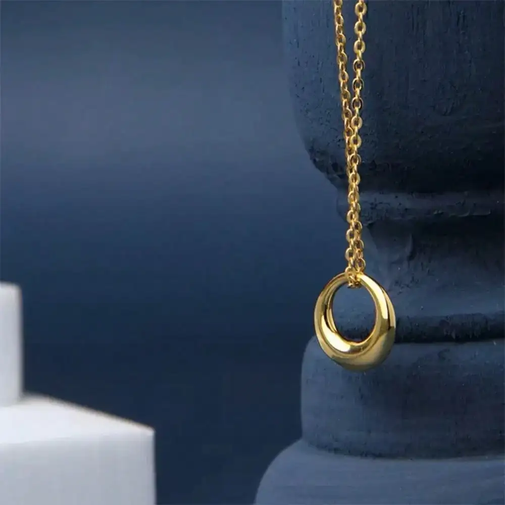 Hollow Circle Pendant Long Necklace Personalized Statement Choker,Charming Plated Gold Disc Collarbone Necklace for Womem