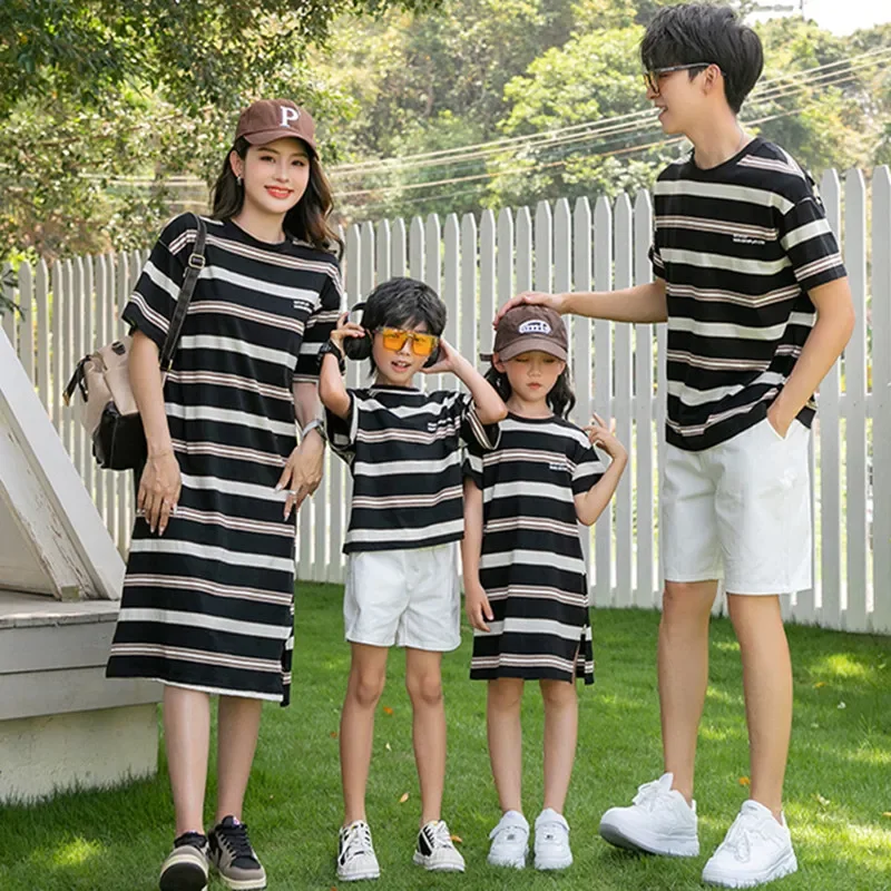 

Family Matching Clothes Striped Print Parent-child Matching Korea Clothing Fashion Mom Daughter Girl Dress Dad Son T Shirts Sets