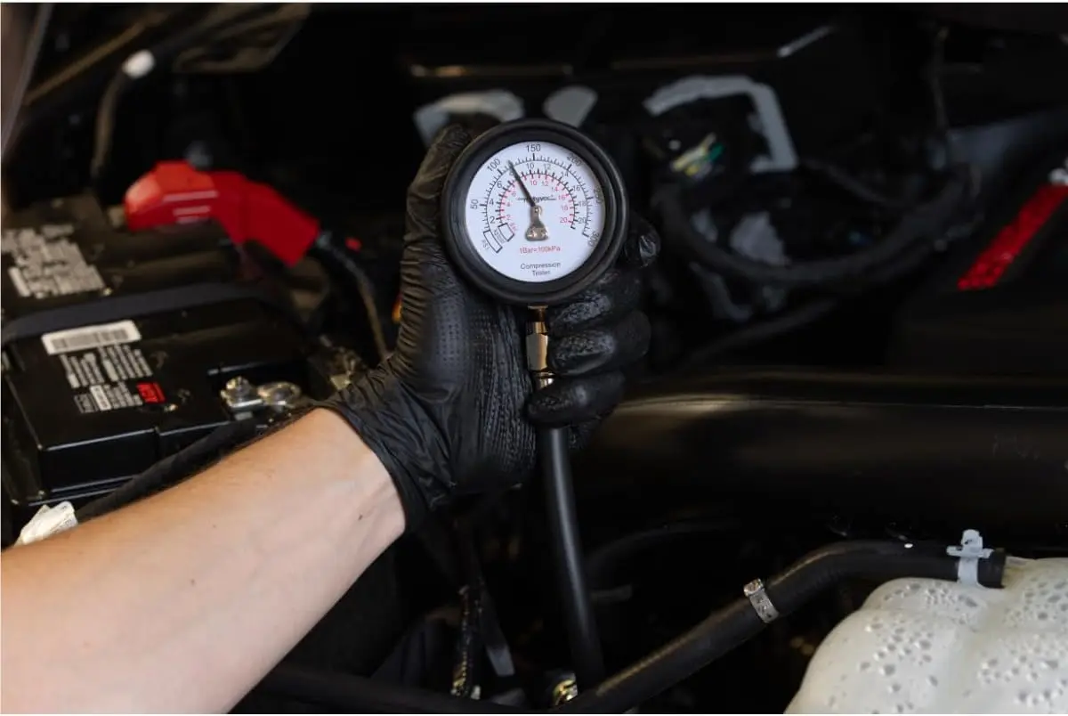 طقم اختبار ضغط المحرك MV5530، تحرير الضغط اليدوي، 2-3/4 بوصة. مقياس أنبوب بوردون، مقرنة قطع الاتصال السريع، عرض ساخن