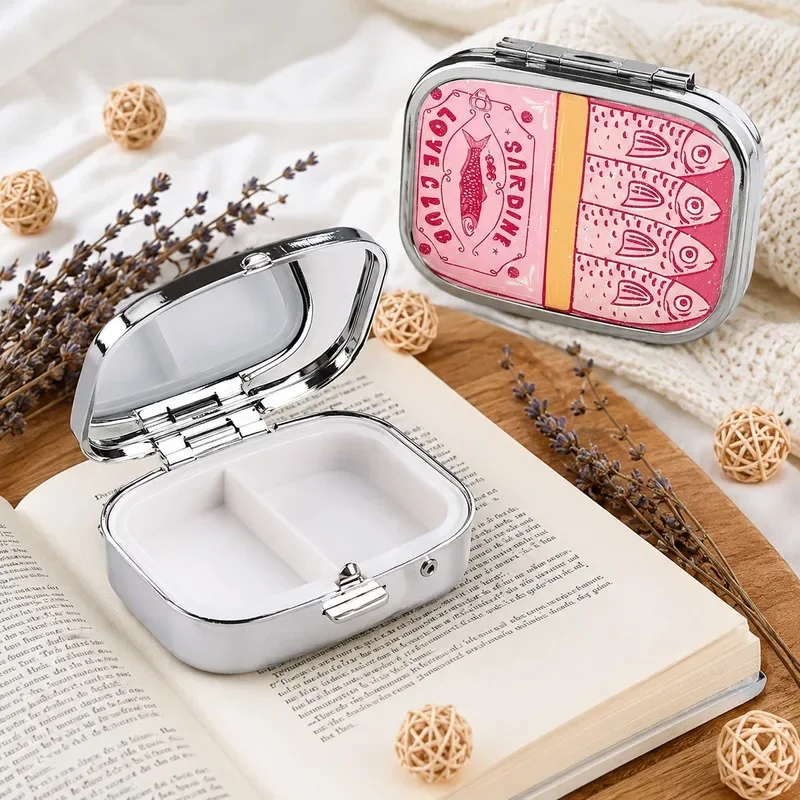 Retro Sardine Print Pill Box 2-Compartment Metal Mini Organizer for Women Travel Jewelry Medicine Candy Storage
