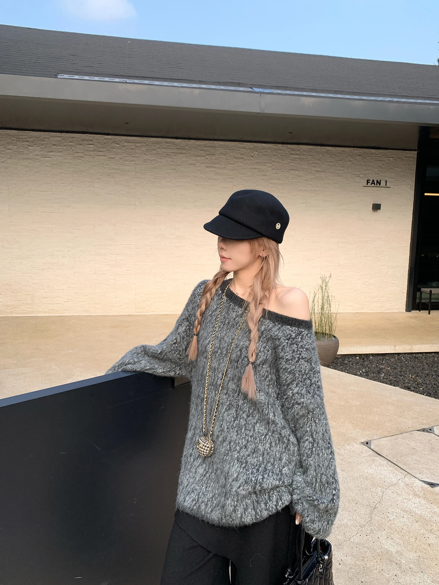 

Linen Initial One Lazy High-End Feel Off-oulder Knitted Sweater Women Winter Outerwear Design Loose oulder Knit Top Thi