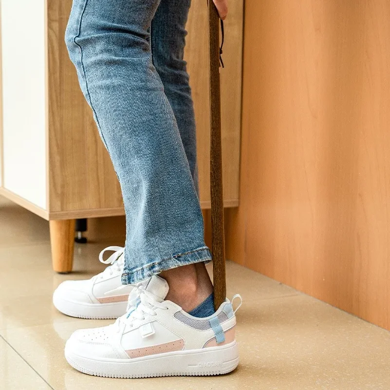 Picture 5: Premium Beech Wood Magnetic Shoe Horn 55cm - Luxury Design, Magnetic Adsorption, Ideal for Elderly, Pregnant, Home Use