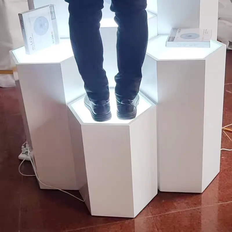 Spot paint display stand hexagonal hexagonal luminous platform with light glass booth boutique aircraft model display