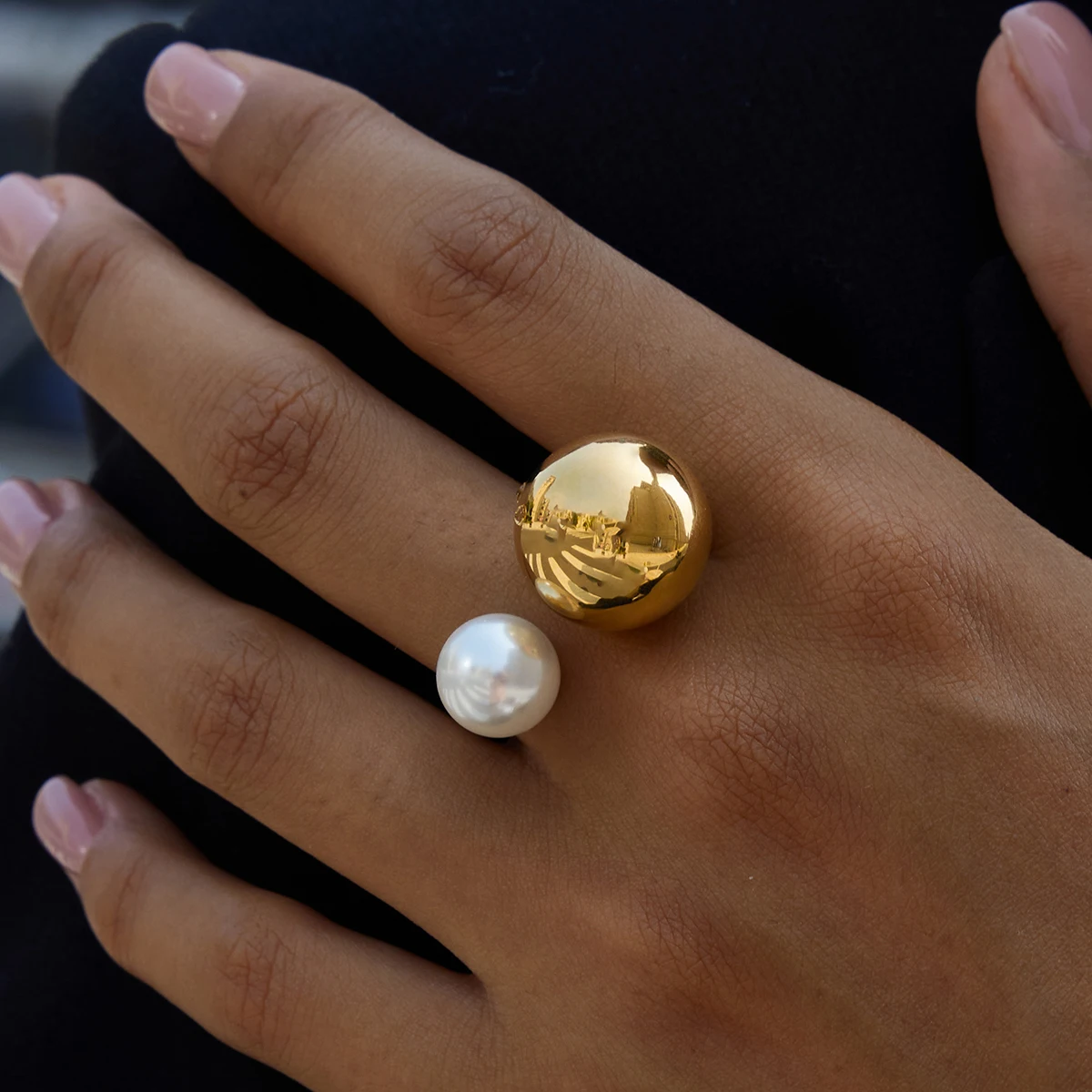 Yori Fashion Imitation Pearl Metal PVD Plated Geometric Finger Ring New Arrivals High Quality Texture Jewelry 2025 Gift