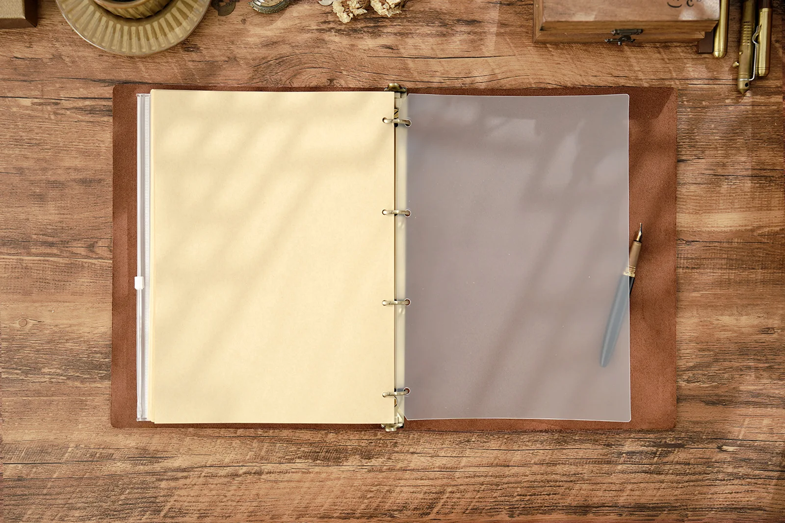 AIGUONIU Ringplaner aus echtem Leder im A4-Format mit 4-Loch-Binder, Retro-Notizbuch, vertikale Version, neutraler Notizblock, Skizzenbuch – Detail 26