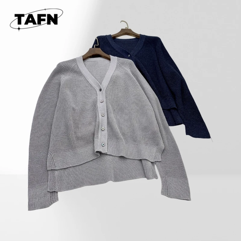 

25 Retro-Inspired Cashmere Cardigan – Premium Quality and Timeless Design Cozy and Elegant for Casual OutingsA25069