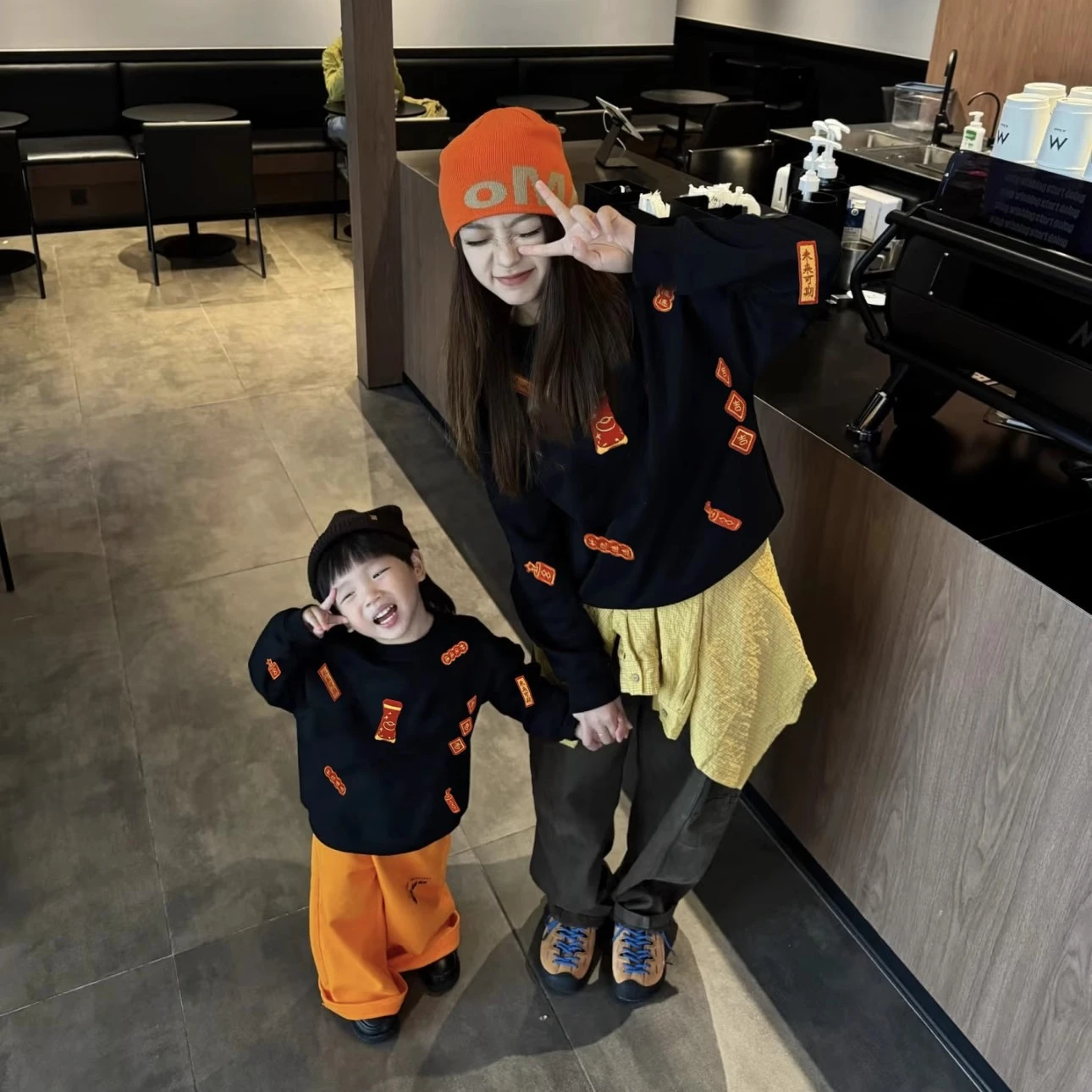 

2026 Chinese New Year Family Matching Hoodies for Mom and Kids Plush Fleece with 3D Embroidery Round Neck Sweatshirts