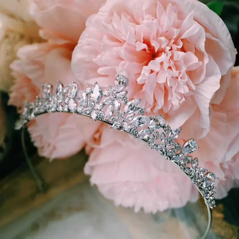 

CC Bridal Crown Women Accessories Wedding Headbands Engagement Hair Ornaments Leaf Shape High Quality Crystal Tiaras Gift FO016