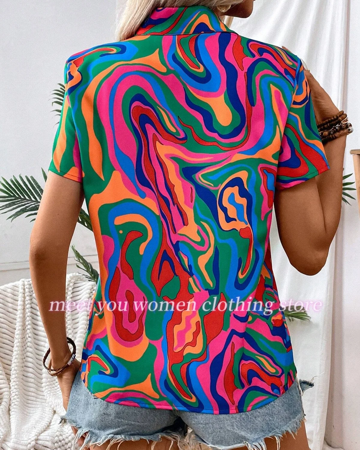 Women  Psychedelic Print Beach Sunscree Shirts Fashion Shirts 2025 Summer Leisure Short Sleeved Shirts Loose Lady Shirts