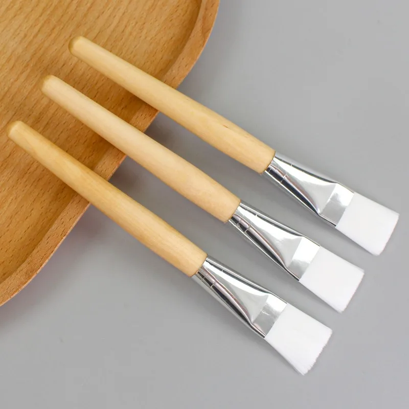 Maskenpinsel, weich und nicht beschädigend, Rohholzstangenfolien-Einstellpinsel, Holzgriff, weiches Haar, Make-up-Pinsel, weißes Haar, Hautpflege-Werkzeug