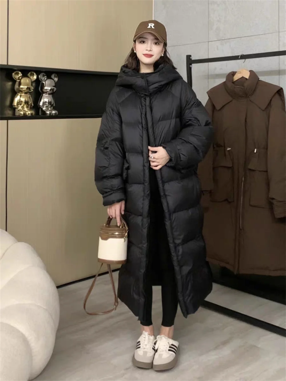 Korean Version Black Down Jacket for Women in Winter, Fashionable and Trendy Small Stature, Simple Long Jacket, 2023