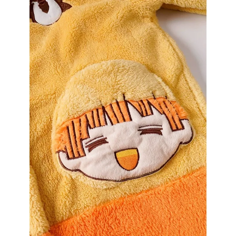 Anime Demon Slayer Agatsuma Zenitsu lindo patrón creativo de dibujos animados engrosado cálido suelto cómodo conjunto de albornoz de lana coral