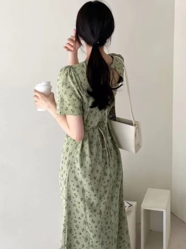 シックな春夏花柄中空半袖スクエアネック巾着ウエストレディースドレスエレガントでフレッシュなスタイル