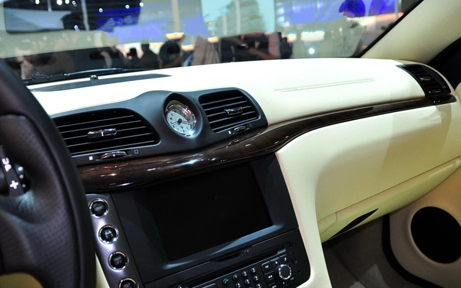 

Накладка на центральную консоль и решетку воздуховода для Maserati GranTurismo GT 2007-2020, Grancabrio GC 2010-2019