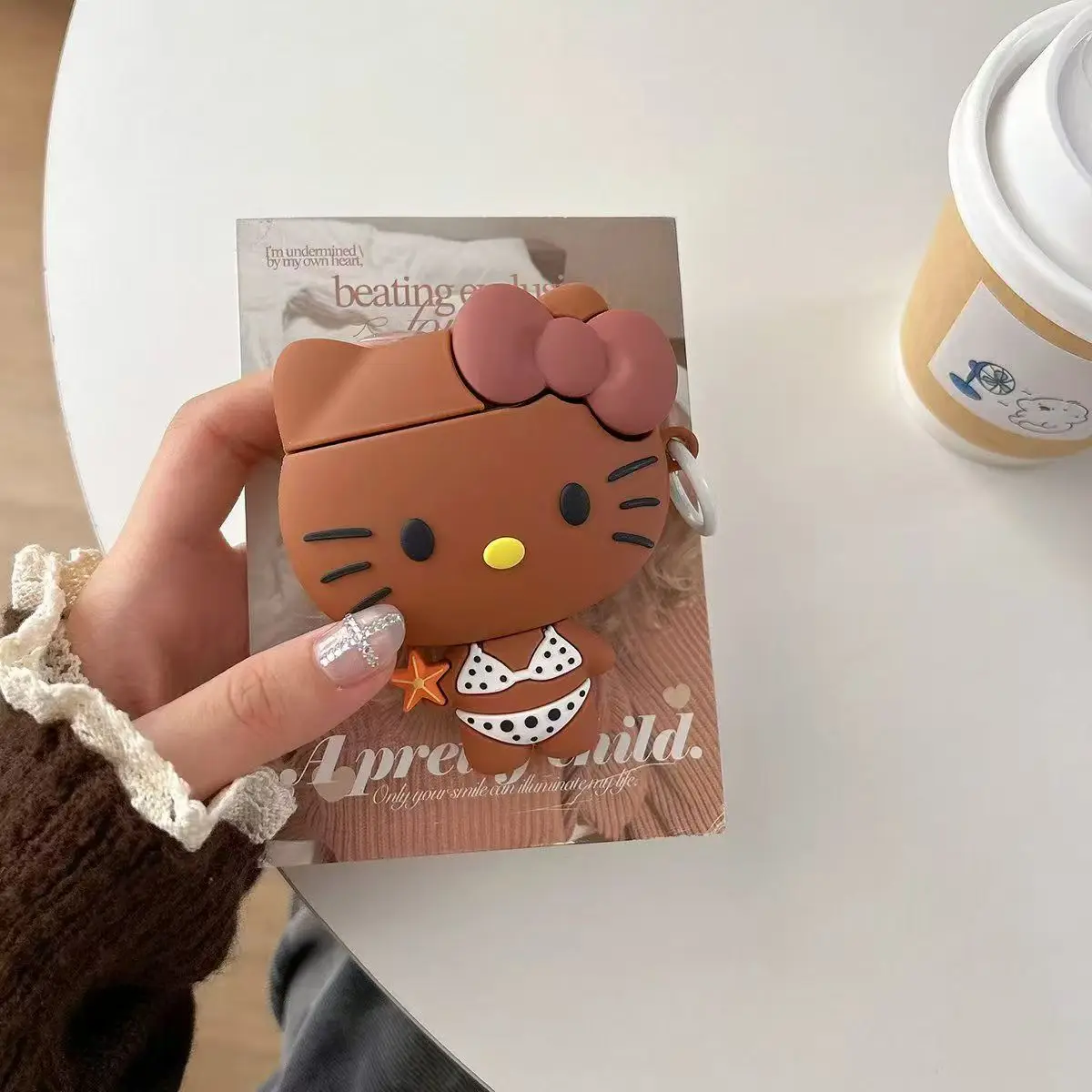 MINISO ملابس السباحة السوداء كيتي AirPods Pro 3 حافظة أبل 1/2 Gen سماعة لاسلكية تعمل بالبلوتوث غطاء سماعة أذن 4 #5