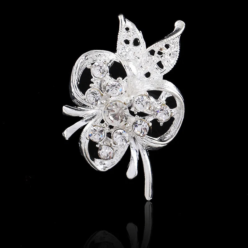 New hollow butterfly small collar pin fashionable versatile alloy diamond brooch, foreign trade retail, factory spot