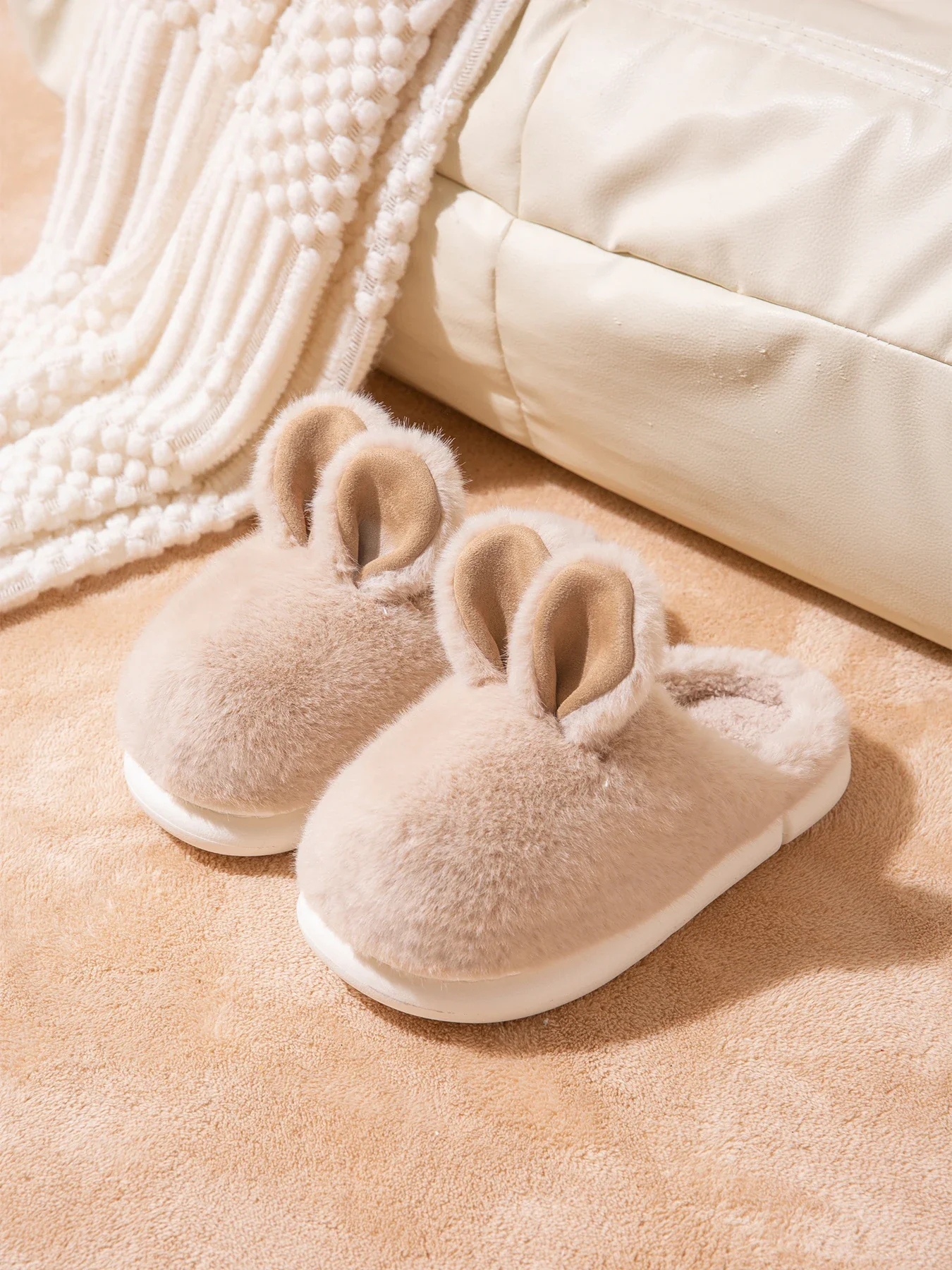 Damen-Hausschuhe aus Plüsch und niedlicher Baumwolle für den Winter – Heimgebrauch, warm, rutschfest und mit Fleece gefüttert