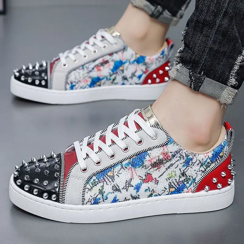

2025 Autumn New Men's Shoes Retro Street Metal Rivet Sneakers Fashion Boat Shoes Casual Versatile Shoes