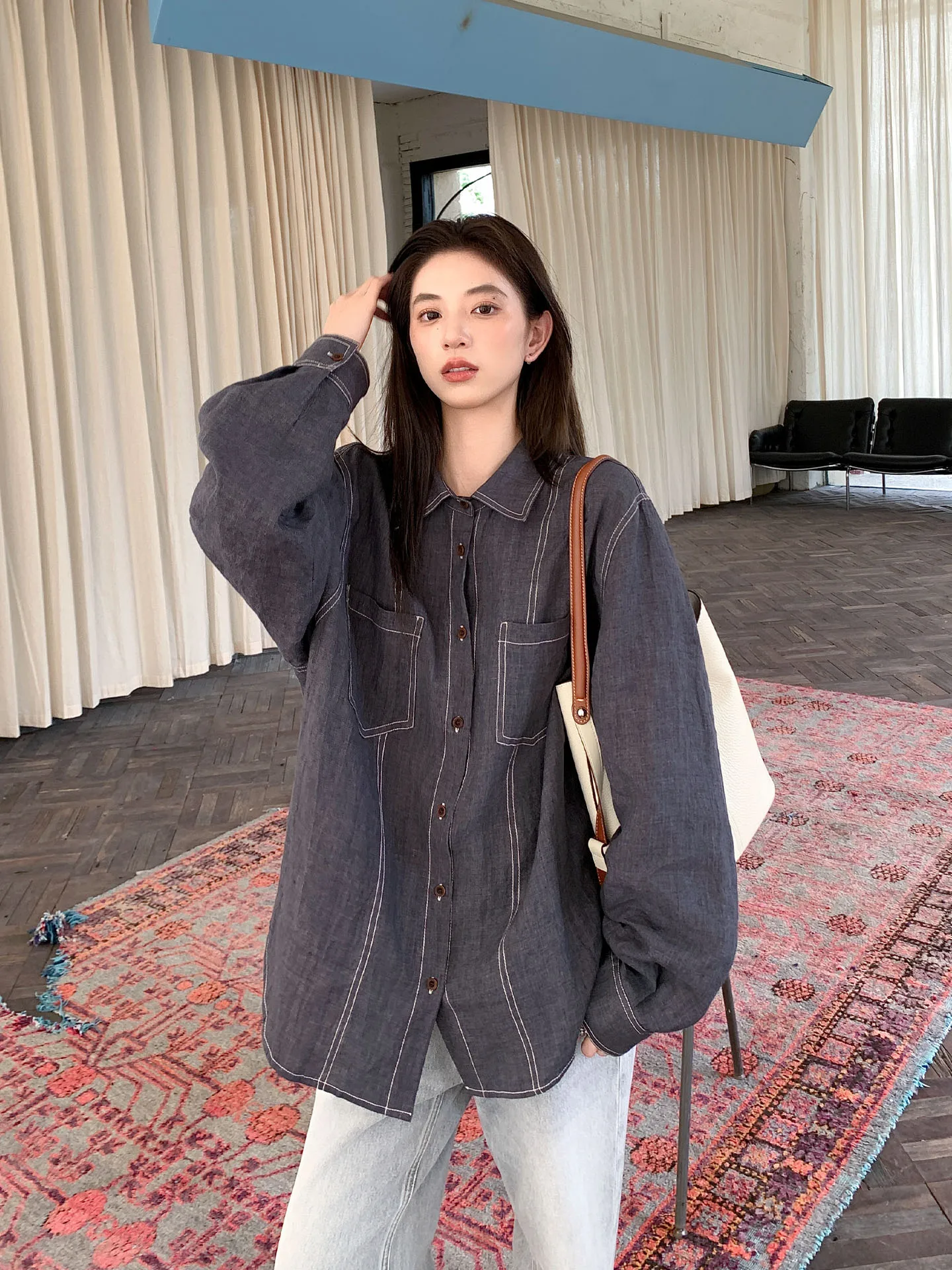 

Свободный женский льняной кардиган TWINS: комфортный повседневный дизайн с длинным рукавом, воротником и средней длиной, на каждый день