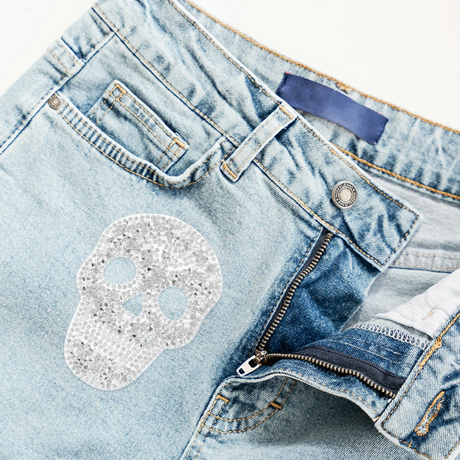 

4Pcs Resin Skull Rhinestone Iron-on Patch DIY Clothes Jackets Bags Decoration Sewing Accessories for Jeans Halloween