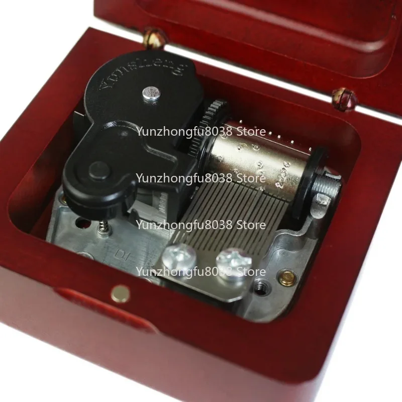 

Professional Wholesale Wine Red Wooden Music Box Movie Game Popular Davy Jones