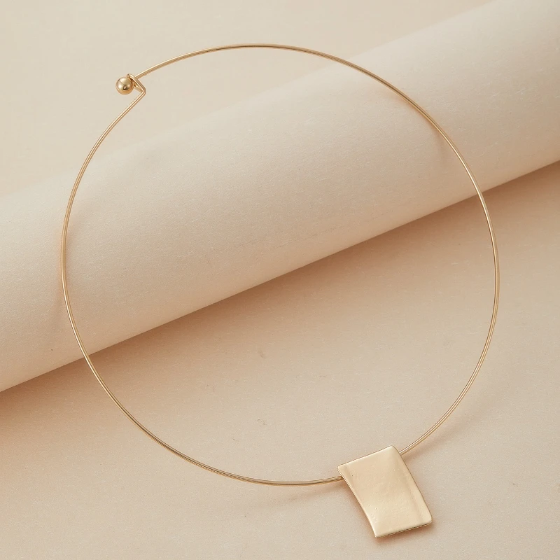 Europa und die Vereinigten Staaten Mode geometrischer quadratischer Kragen, einfache tägliche vielseitige Urlaubsparty-Accessoires für Damen
