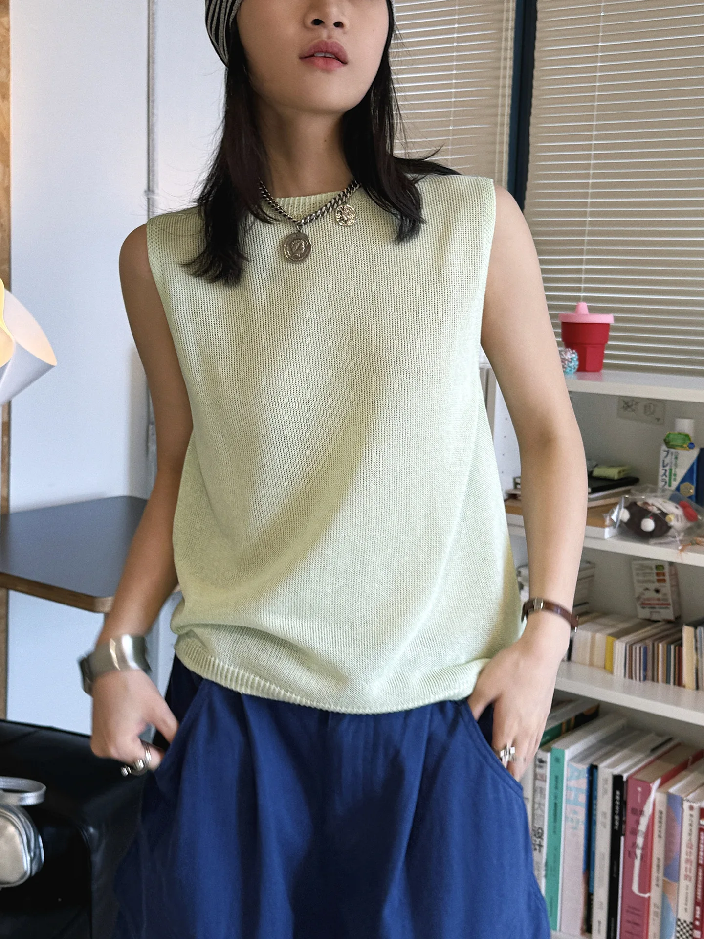 Summer new Korean style simple and fashionable round neck sleeveless knitted vest loose top for women