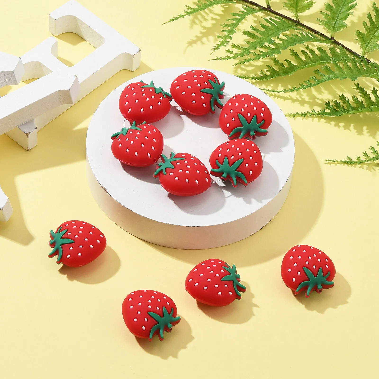 PandaHall 10 Stück rote Erdbeer-Silikonperlen, Gummi-Frucht-Abstandshalterperlen für Stifte, DIY-Armbänder, Halsketten, Bastelarbeiten – Detail 6