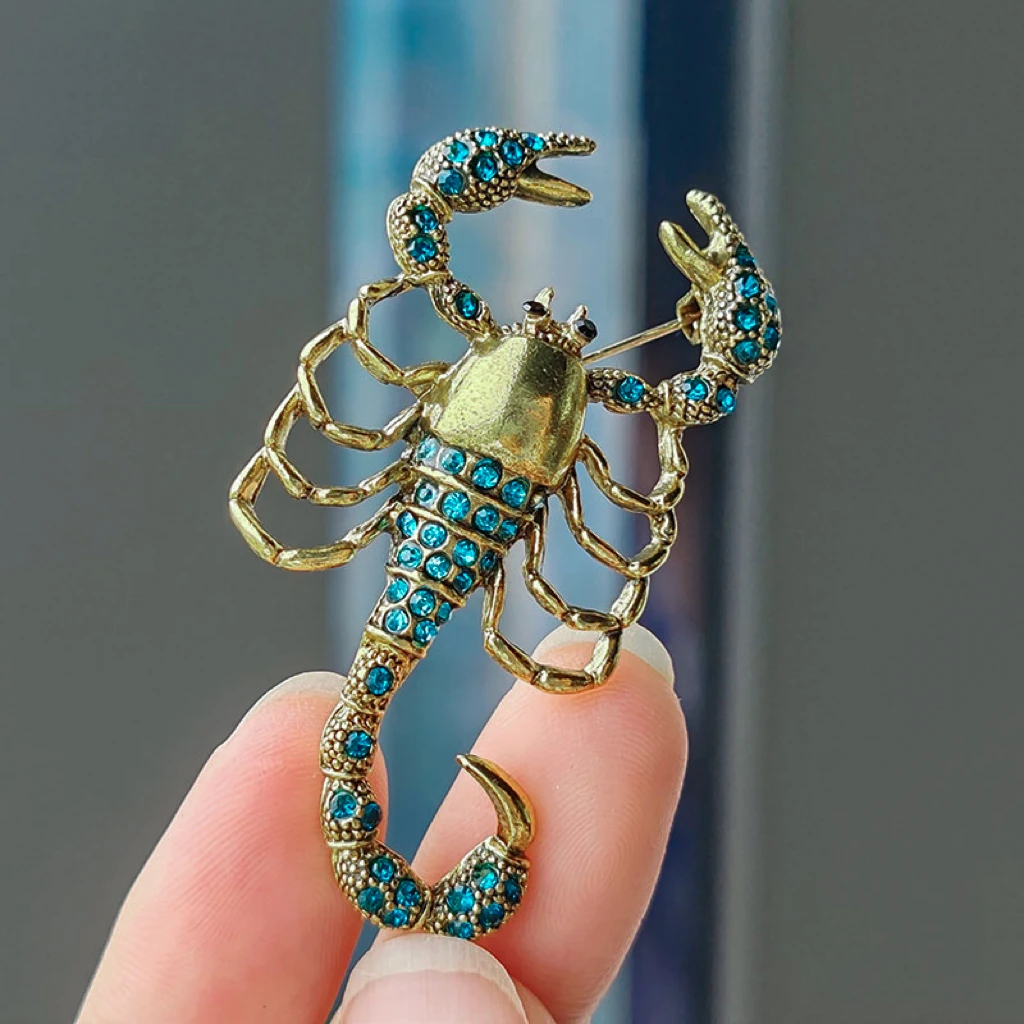 Exquisite Rhinestone Scorpion Brooches for Men Woman Vintage Colorful Crystal Insect Alloy Lapel Pin Casual Party Accessories