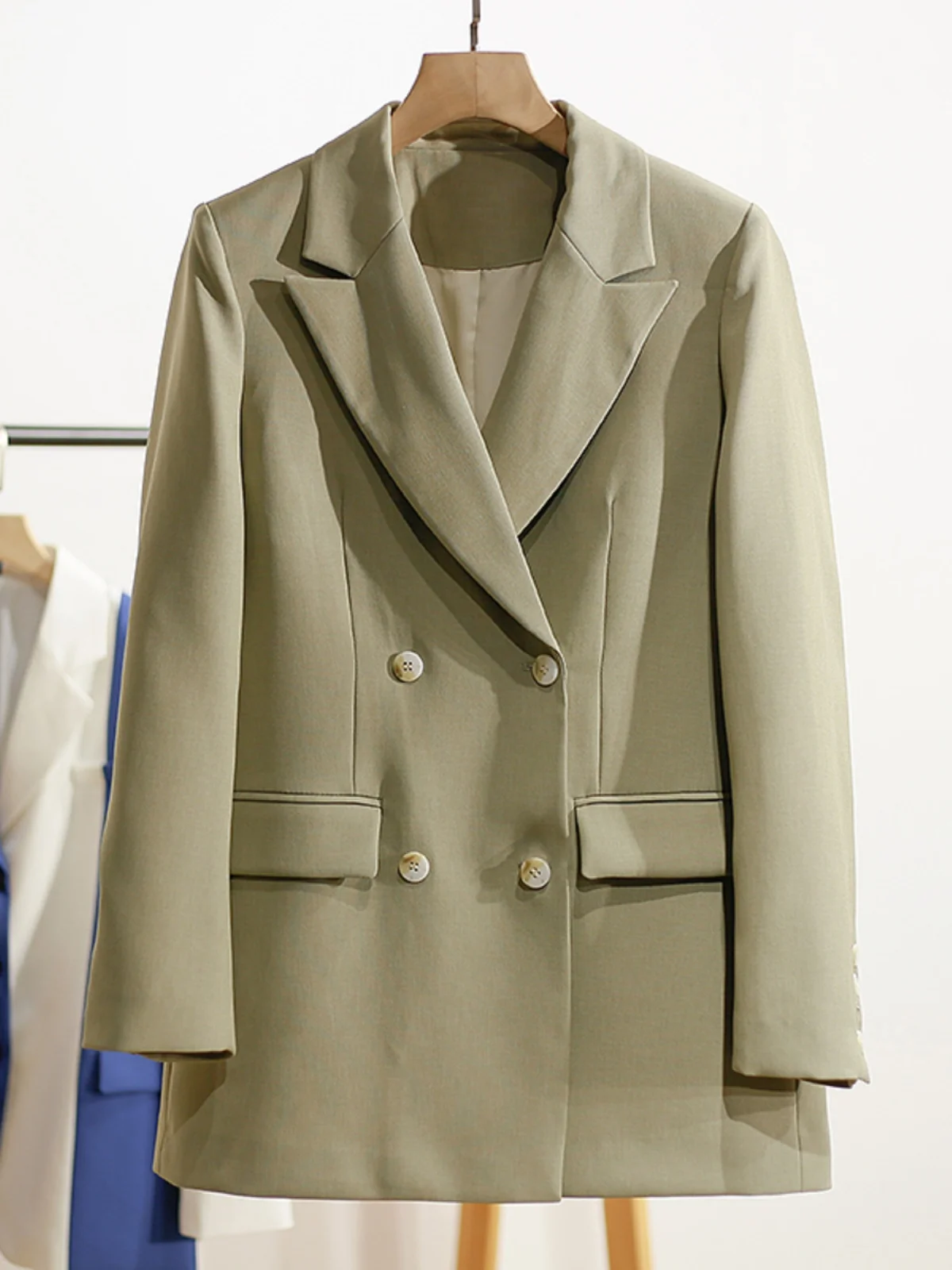 

XKing Spring 2026 Women's Casual oulder Pad Suit Jaet Light Color Simple Sle Long Sve Polyester Double Breasted