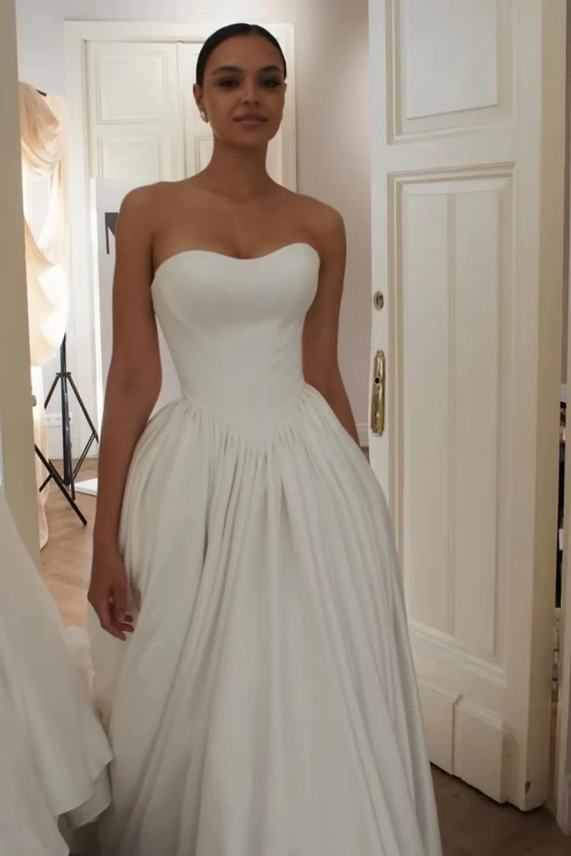 فساتين سهرة ماريسا للحفلات الفاخرة خط الزفاف الأبيض فساتين لحضور الحفلات الموسيقية الأنيقة 2025 مصنوعة حسب الطلب بدون أكتاف بدون أكمام