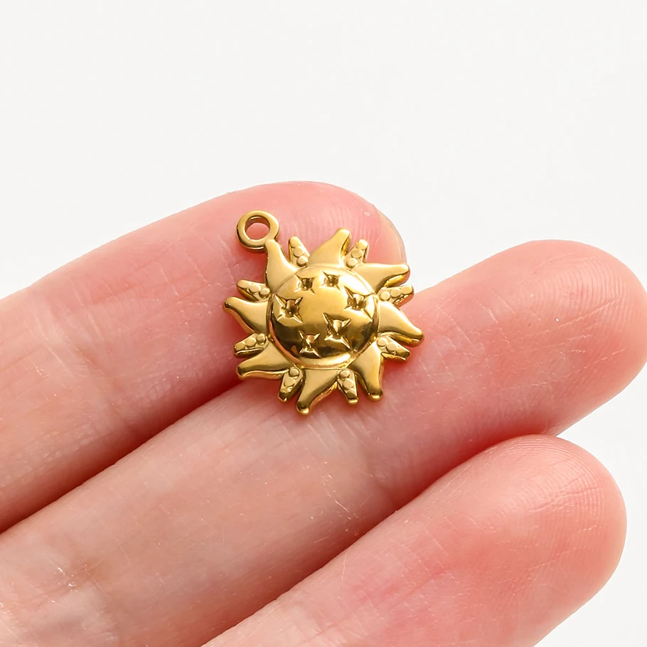 6 Stück/Set Echtvergoldete Weltraum-Alien-Anhänger Astronaut Sonne Mond Stern Charm Edelstahl-Charms für Schmuckherstellung Zubehör – Detail 6