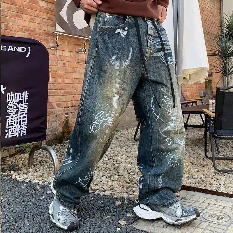 Herfst Jeans Broek Mannen High Street Graffiti Print Drop Crotch Jeans Losse Rechte Wijde Pijpen Draggable Broek Hiphop Streetwear